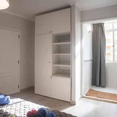 Olivais By Interhome Lizbona